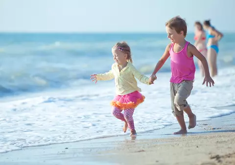 Cât costă vacanțele în 2017. Cele mai avantajoase sejururi la mare în țară și în străinătate