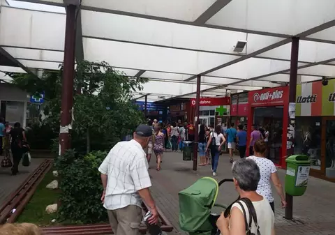 Bărbatul care și-a înjunghiat fosta iubită în cofetărie, reținut pentru tentativă de omor
