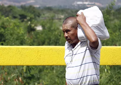 Venezuela își trimite cetățenii la muncă forțată