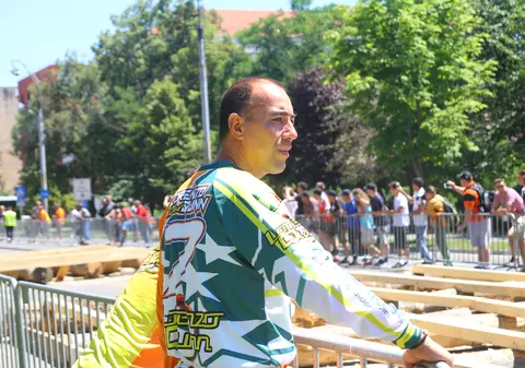 Cel mai dificil raliu hard-enduro din lume îl are la start pe fiul lui Anthony Quinn