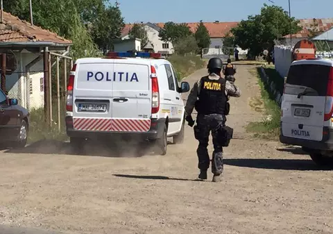 Zeci de percheziții la suspecți de contrabandă în Harghita, Mureș și Bistrița