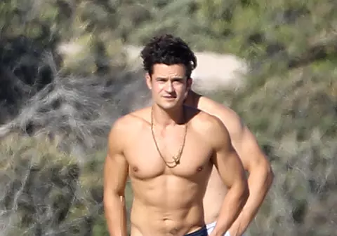 Ce sexy e Orlando Bloom! Și-a etalat mușchii la soare| GALERIE FOTO