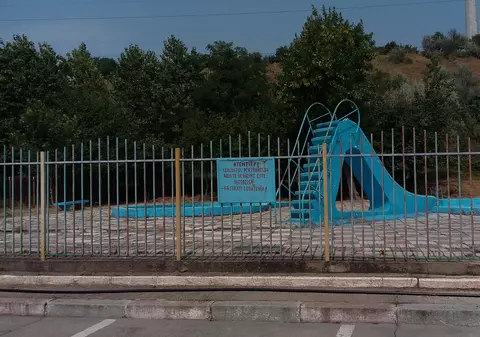 Au redeschis plaja, dar fără apă în bazine! ”Înoată” la duș | GALERIE FOTO