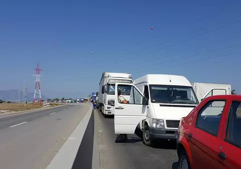 Protest al șoferilor de TIR pe centura ocolitoare a Brașovului FOTO