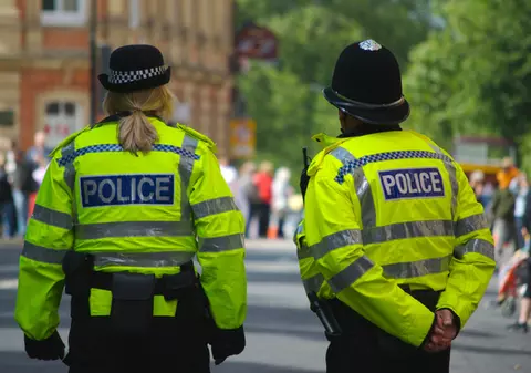 Autoritățile britanice au descoperit materiale explozive în urma unor percheziții în Belfast