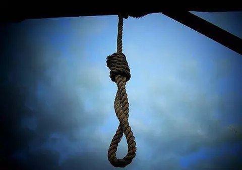 Val de sinucideri în județul Constanța! Un bărbat s-a spânzurat în clopotnița cimitirului