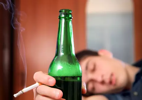 Tutunul chiar dăunează grav sănătății! În 6 luni, 21 de oameni au murit arși în incendii provocate de țigări