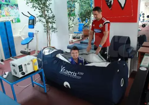 Medicul Pompiliu Popescu acuză FRF că nu a luat în Franța camerele hiperbarice. ”Puneau gheață în șervetele de la restaurant!”