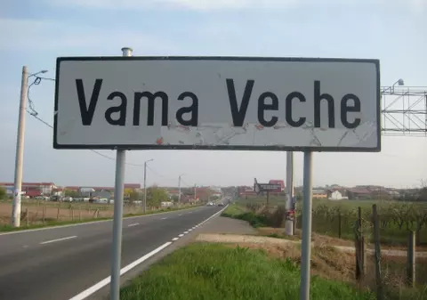 EXCLUSIV/ Descălecare istorică în Vama Veche! Ce manelist celebru a descins printre nudiști!