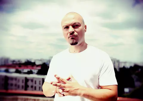 Puya, călcat de hoţi în vacanţă: "Rog persoana care mi-a furat-o să mi-o vândă tot mie"