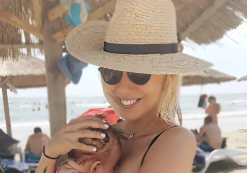 La 4 luni de când a născut, Sore are nevoie de ajutor: "Caut bonă"