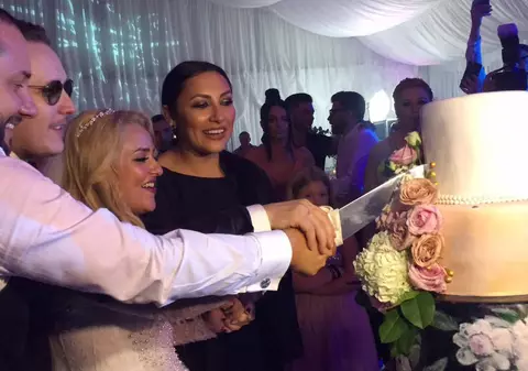 EXCLUSIV / Nașul Măruță a luat în balon vedetele care transmiteau live nunta lui What’s Up pe net. ”Suntem 'în exclusivitate' pe zeci de pagini de Facebook!”