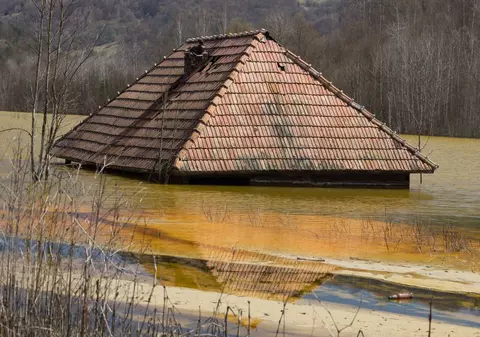(P) Tu cum îți protejezi casa împotriva furiei naturii?