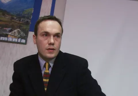 EXCLUSIV | “Băiatul deștept” al celui mai corect președinte al României. Fiul lui Emil Constantinescu, implicat în afaceri cu energie cu un offshore și un român din Bahamas