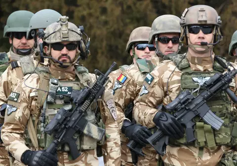 Ministerul Apărării se înarmează cu 16.788 de ochelari de protecție