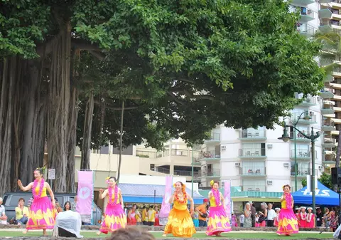 EXCLUSIV / Joburile din turism i-au aruncat pe români la 12.693 de km distanță de România. 391 de conaționali trăiesc în Hawaii