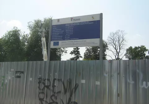 Afară-i vopsit gardul, înăuntru leopardul: Șantierul de la Eroilor ar putea dura până în anul 2023!