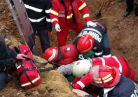 Accident de muncă în județul Alba. Un bărbat a murit strivit de un mal de pământ