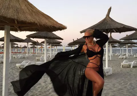 FOTO EXCLUSIV. Adevărul gol-goluț despre silueta ”redobândită” a Andei Adam. Fără Photoshop e dublă!