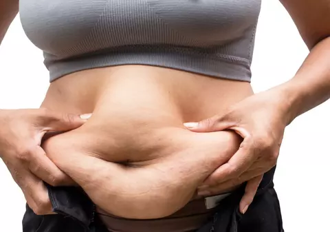 7 moduri ca să dai jos burta fără să mergi la sală