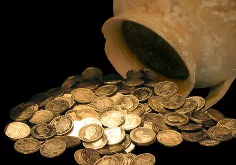 91 de monede geto-dacice din argint, descoperite în Vrancea, pe islazul comunei Vânători