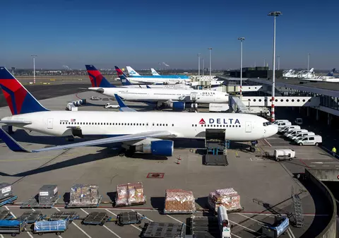 Toate avioanele companiei Delta Airlines, ținute la sol