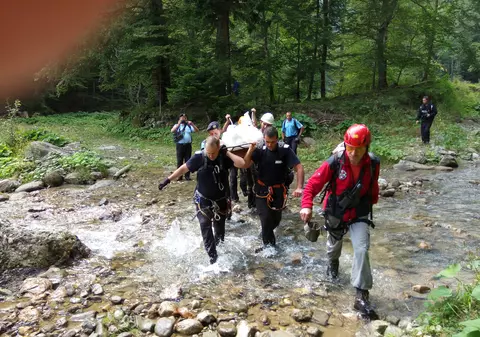 Femeie dispărută în Munții Bucegi a fost găsită moartă