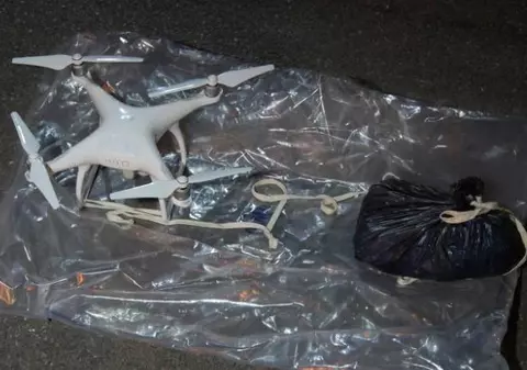 Droguri livrate cu drona la o închisoare de lângă Londra