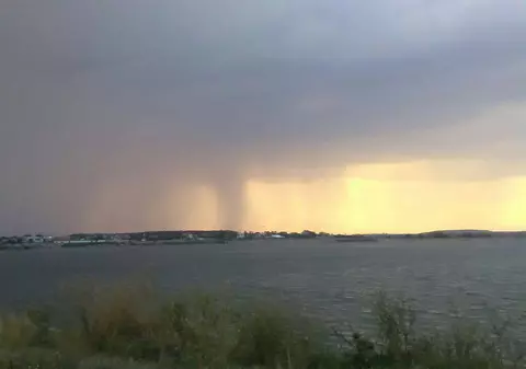 UPDATE | Avertizare nowcasting. Cod galben și portocaliu de ploi, furtună și grindină