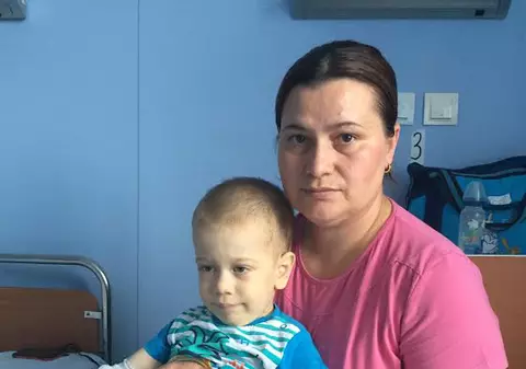 Campania “Sânge din sângele tău” | Face transfuzii de sânge în fiecare lună din cauza unui microb luat la naștere din maternitate