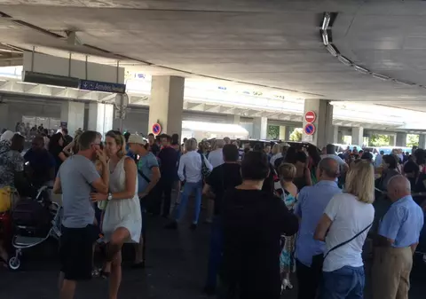 Aeroportul din Nisa, evacuat parțial! Alertă cu bombă
