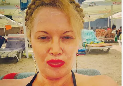 Asta le întrece pe toate. Ce a ajuns să facă Oana Lis în porumb