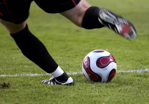 Cel mai ciudat transfer al unui fotbalist român: a făcut poza cu tricoul noii echipe și a plecat în altă parte!