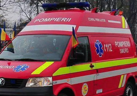 Accident cu trei maşini în Vrancea. S-a activat planul roşu de intervenţie