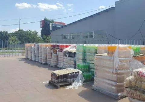 Sucuri și alimente, ținute în soare la peste 40 de grade Celsius