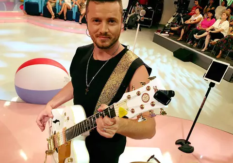 Pantalonii lui Tavi Clonda au creat isterie în mediul virtual. "Doamne ferește. Nu îți stă bine"