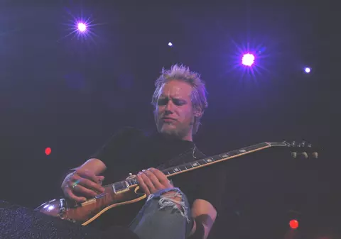 Doliu în lumea rock-ului. Un chitarist cunoscut a murit la doar 38 de ani