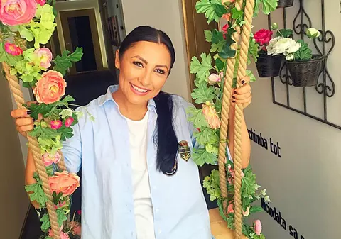 Ce mult a crescut fetiţa Andrei! Imaginea postată de artistă pe Facebook i-a adus mii de like-uri