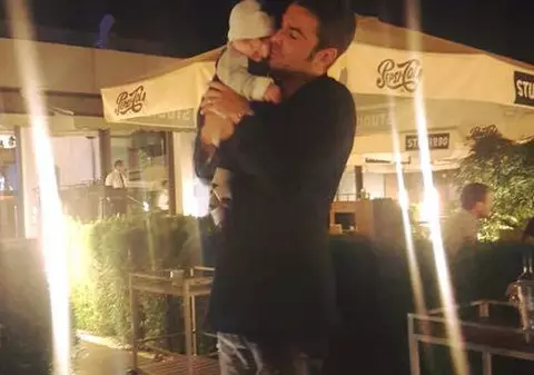Adrian Mutu și-a intrat din nou în rolul de tată. Sandra nu lasă să i se vadă burtica!