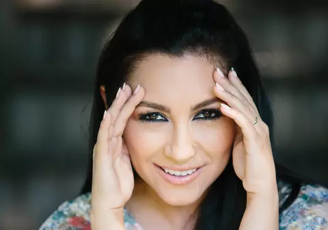 Andra se mândrește cu ochii, Lora se laudă cu creierul ei, iar Lidia Buble cu nasul!