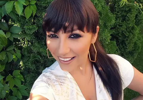 Andra poartă breton fals. "Am o problemă. Nu pot să mă tund în zona aia"