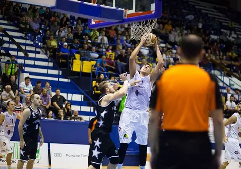 Baschet. Formația masculină Dinamo, învinsă acasă de BC SCM Timișoara