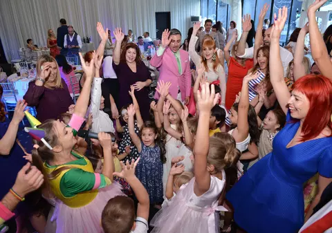 Ana Raisa Ciucu a avut un botez cu prințese și zâne. Cum a arătat tortul micuței