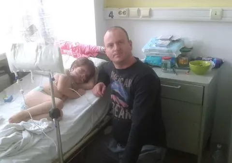 EXCLUSIV / Mamei bătăușe Adelina Oniga i s-a făcut rău în arest. Medicii cu crezut că femeia care și-a stâlcit în bătaie fetița ar fi putut să facă avort spontan