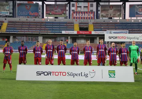 Fotbaliștii români de la Karabukspor au rămas fără patron. Sunt neplătiți de cinci luni