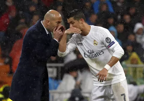 Cristiano Ronaldo s-a supărat, după ce Zidane l-a scos de pe teren în finalul meciului cu Las Palmas | VIDEO
