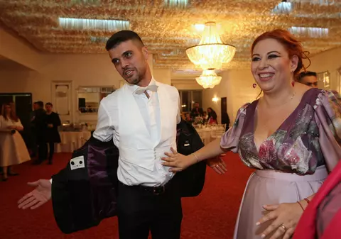 Oana Roman nu se uită la bani atunci vine vorba de bijuterii. Ce colier și-a luat vedeta