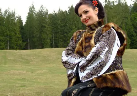 O artistă celebră din România recunoaște: „Am avut păduchi”