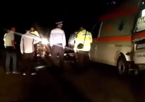Accident grav în Maramureş. Doi veri, aflaţi pe scuter, au murit pe loc