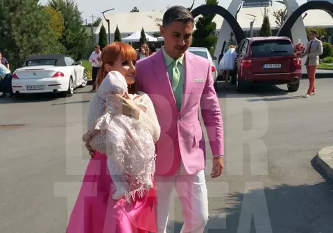 VIDEO EXCLUSIV/ Alexandru Ciucu poruncește, Alina Sorescu se codește. I-a cerut deja al treilea copil